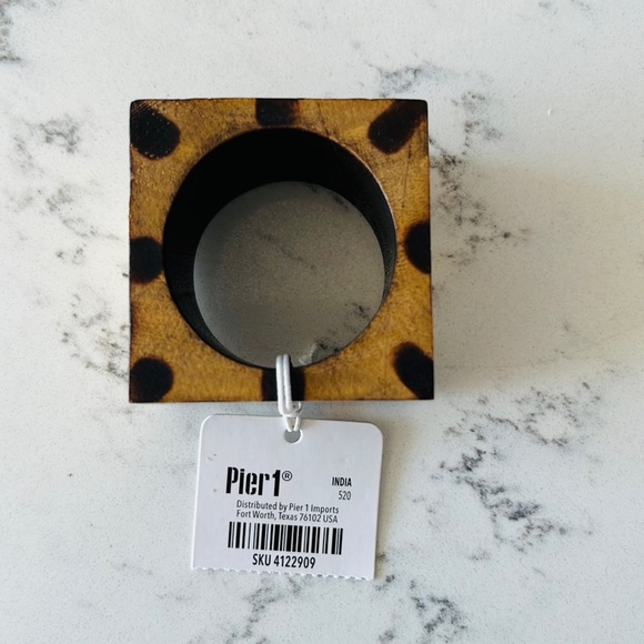 Pier 1 Leopard Square Napkin Ring - Picture 7 of 16